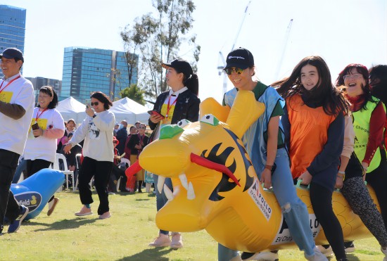 2023年7月8日，澳大利亞悉尼羅德區的海濱公園，首屆羅德旱地龍舟節上的旱地龍舟賽。.jpg