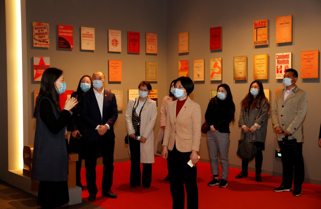 銘記光輝歷程  感悟思想偉力 ——市外辦組織黨員干部參觀“偉大征程—慶祝中國共產黨成立100周年特展”