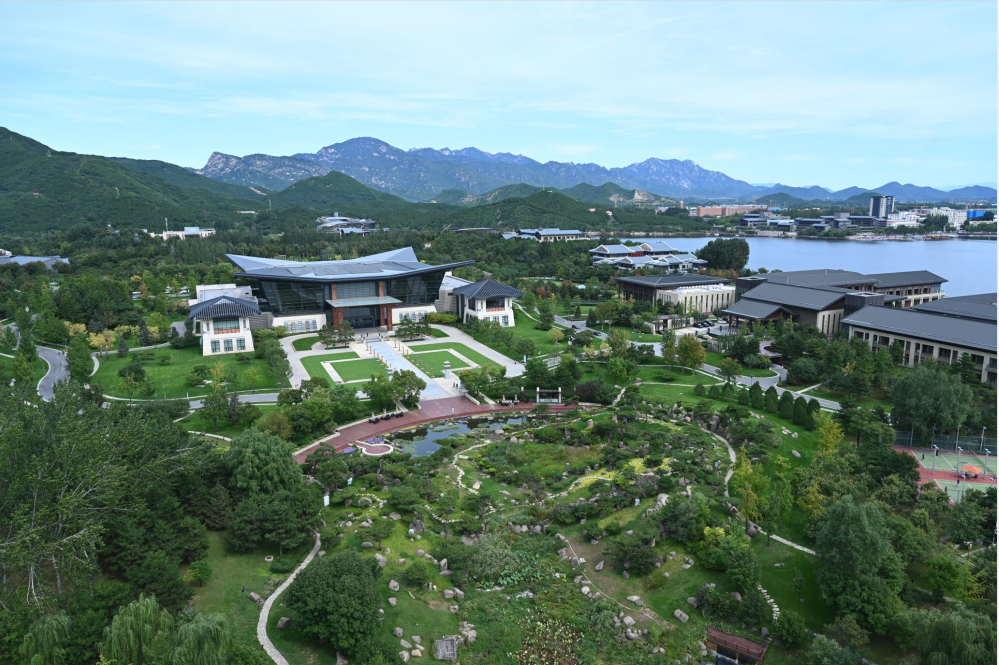 外國記者走進懷柔 探訪國際會都與新農村建設1.png